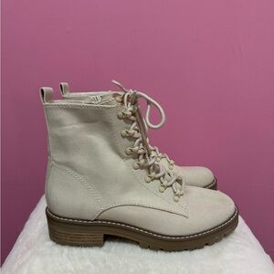 Women’s Universal Threads Cream Canvas Combat Boots Size 8.5